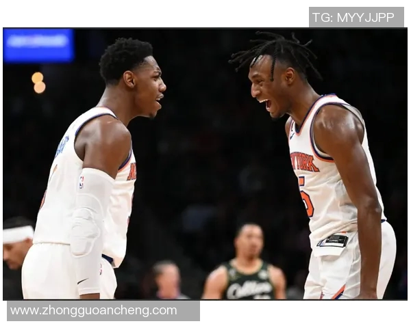 2016年勇士与尼克斯激战回顾：一场篮球盛宴的精彩瞬间与战术较量