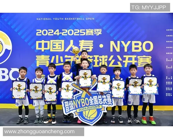 男孩篮球明星的成长之路与梦想追逐的精彩故事